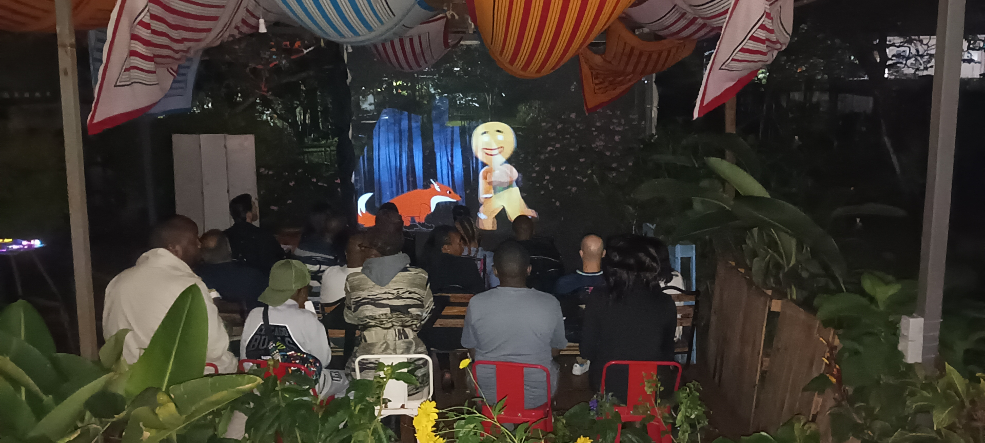 3D Hologram Show — Garden Screening